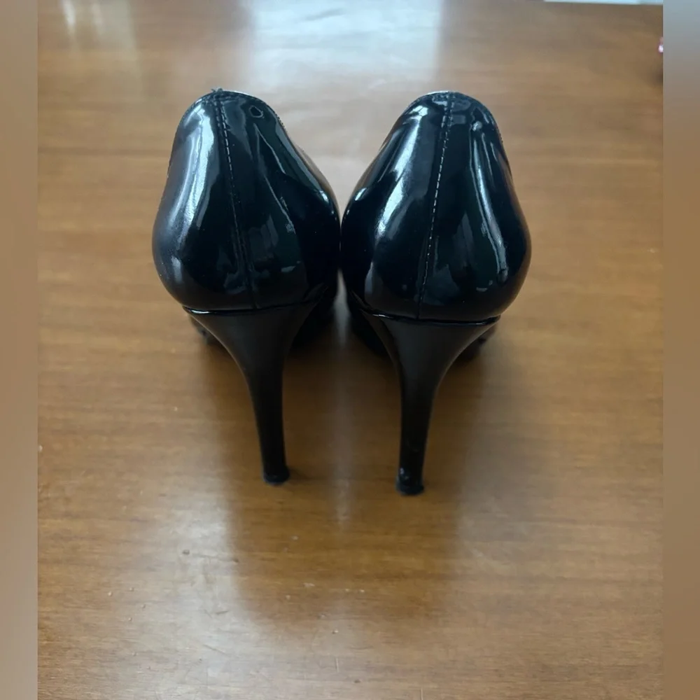 Stuart Weitzman Glossy Black Heels Size 6 - Picture 4 of 15